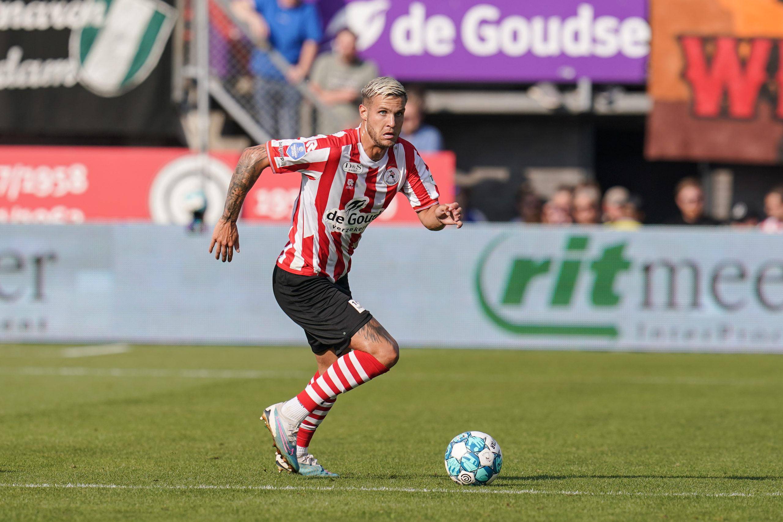 菲尔铁塔成 菲尔铁塔成