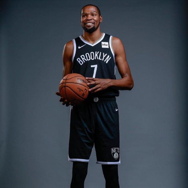 频繁在伯恩 频繁在伯恩